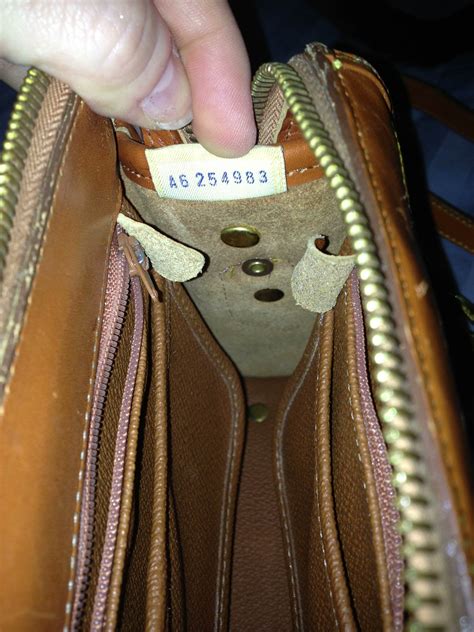 How to Spot Fake Dooney and Bourke Handbags 